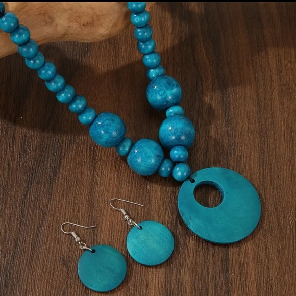 NEW! Boho-Chic Hand Crafted Wooden Necklace/Earring Set. NWOT - Picture 2 of 3
